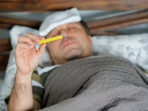 چه زمانی باید برای تب و لرز به پزشک مراجعه کرد؟